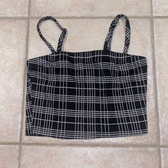 Black and white crop top - Picture 1 of 2